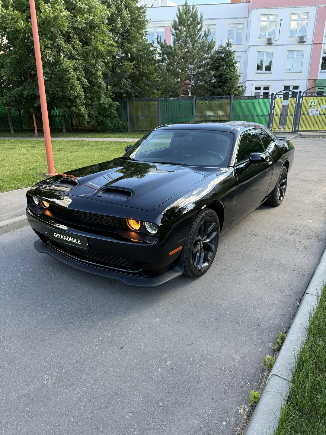 Dodge Challenger 2022, чёрный — фото 1