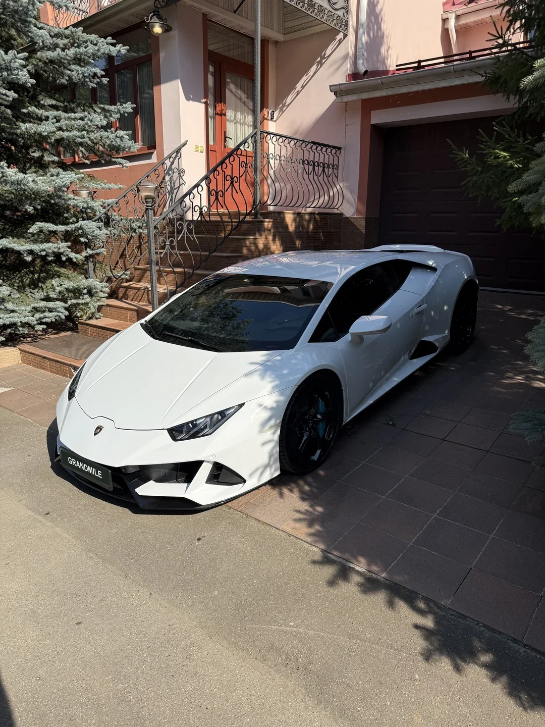 Lamborghini Huracán 2020, белый — фото 1