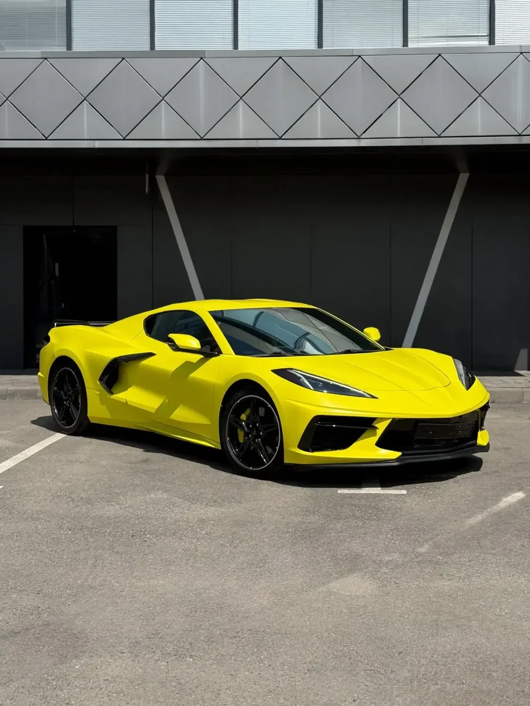 Chevrolet Corvette 2020, жёлтый — фото 1