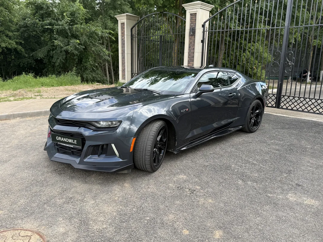 Chevrolet Camaro 2020, серый — фото 1