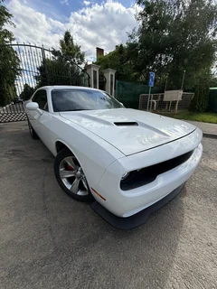 Dodge Challenger 2020, белый — фото 14
