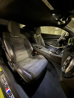 Chevrolet Camaro 2019, жёлтый — фото 30