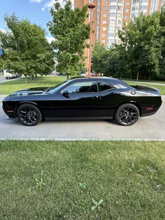 Dodge Challenger 2022, чёрный — фото 3