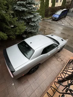 Dodge Challenger 2020, серебристый — фото 6