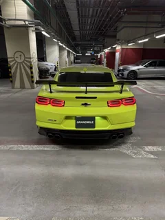 Chevrolet Camaro 2019, жёлтый — фото 10