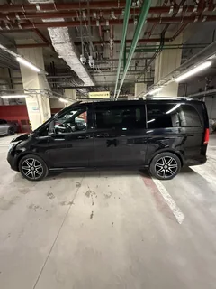 Mercedes-Benz V-класс 2022, чёрный — фото 3