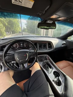 Dodge Challenger 2020, белый — фото 18