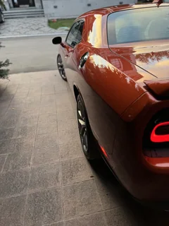 Dodge Challenger 2020, оранжевый — фото 9