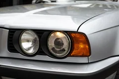 BMW 525i 1994, серебристый — фото 12
