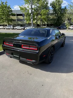 Dodge Challenger 2022, чёрный — фото 6