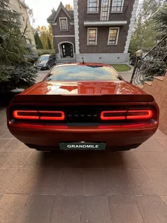 Dodge Challenger 2020, оранжевый — фото 4