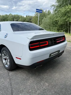 Dodge Challenger 2020, белый — фото 16