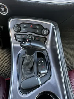 Dodge Challenger 2020, белый — фото 22