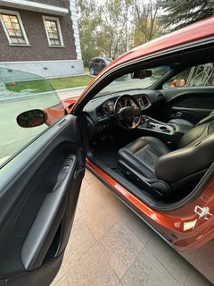 Dodge Challenger 2020, оранжевый — фото 10