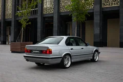 BMW 525i 1994, серебристый — фото 4