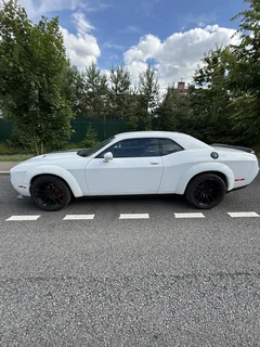 Dodge Challenger 2020, белый — фото 4
