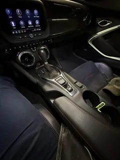 Chevrolet Camaro 2019, жёлтый — фото 26