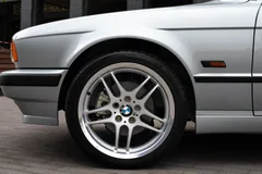 BMW 525i 1994, серебристый — фото 27
