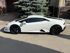 Lamborghini Huracán 2020, белый — фото 2