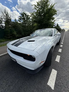 Dodge Challenger 2020, белый — фото 11