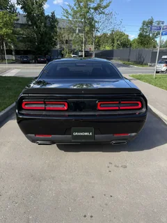 Dodge Challenger 2022, чёрный — фото 5