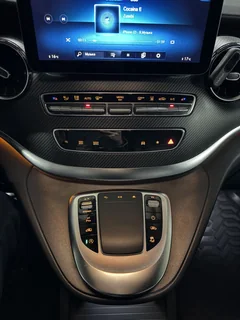 Mercedes-Benz V-класс 2022, чёрный — фото 27