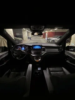Mercedes-Benz V-класс 2022, чёрный — фото 17