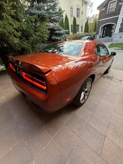 Dodge Challenger 2020, оранжевый — фото 5