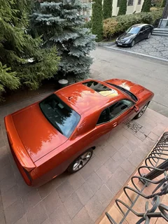 Dodge Challenger 2020, оранжевый — фото 6