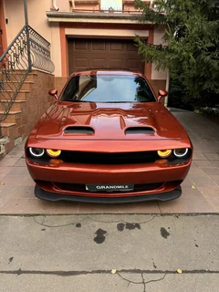 Dodge Challenger 2020, оранжевый — фото 7