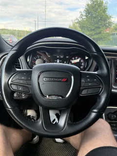 Dodge Challenger 2020, белый — фото 23