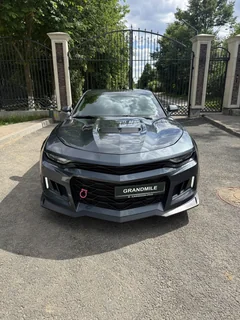 Chevrolet Camaro 2020, серый — фото 5