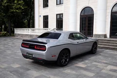Dodge Challenger 2020, серебристый — фото 6