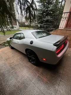Dodge Challenger 2020, серебристый — фото 3