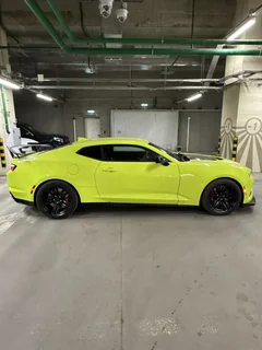 Chevrolet Camaro 2019, жёлтый — фото 12