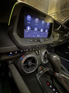 Chevrolet Camaro 2019, жёлтый — фото 25
