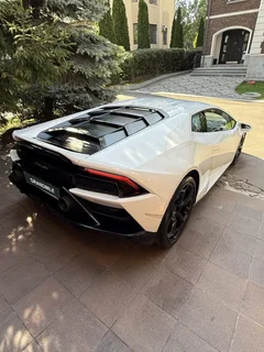 Lamborghini Huracán 2020, белый — фото 9
