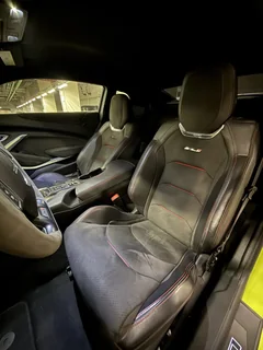 Chevrolet Camaro 2019, жёлтый — фото 28