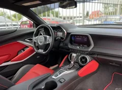 Chevrolet Camaro 2020, вишнёвый металлик — фото 8