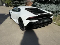 Lamborghini Huracán 2020, белый — фото 11