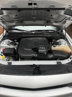 Dodge Challenger 2020, серебристый — фото 10