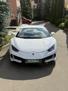 Lamborghini Huracán 2020, белый — фото 5