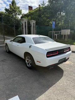 Dodge Challenger 2020, белый — фото 5