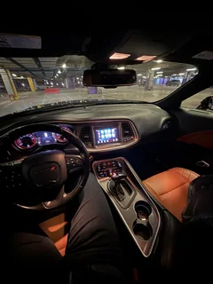 Dodge Challenger 2019, чёрный — фото 18