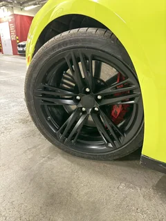Chevrolet Camaro 2019, жёлтый — фото 14