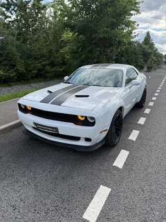 Dodge Challenger 2020, белый — фото 3