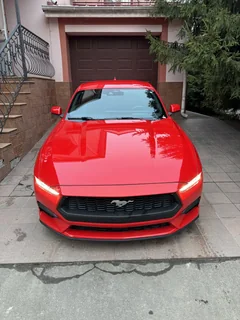 Ford Mustang 2023, красный — фото 4