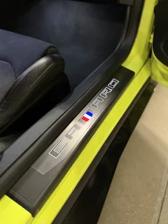 Chevrolet Camaro 2019, жёлтый — фото 31