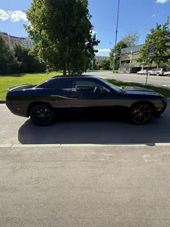 Dodge Challenger 2022, чёрный — фото 7