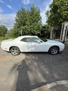 Dodge Challenger 2020, белый — фото 7